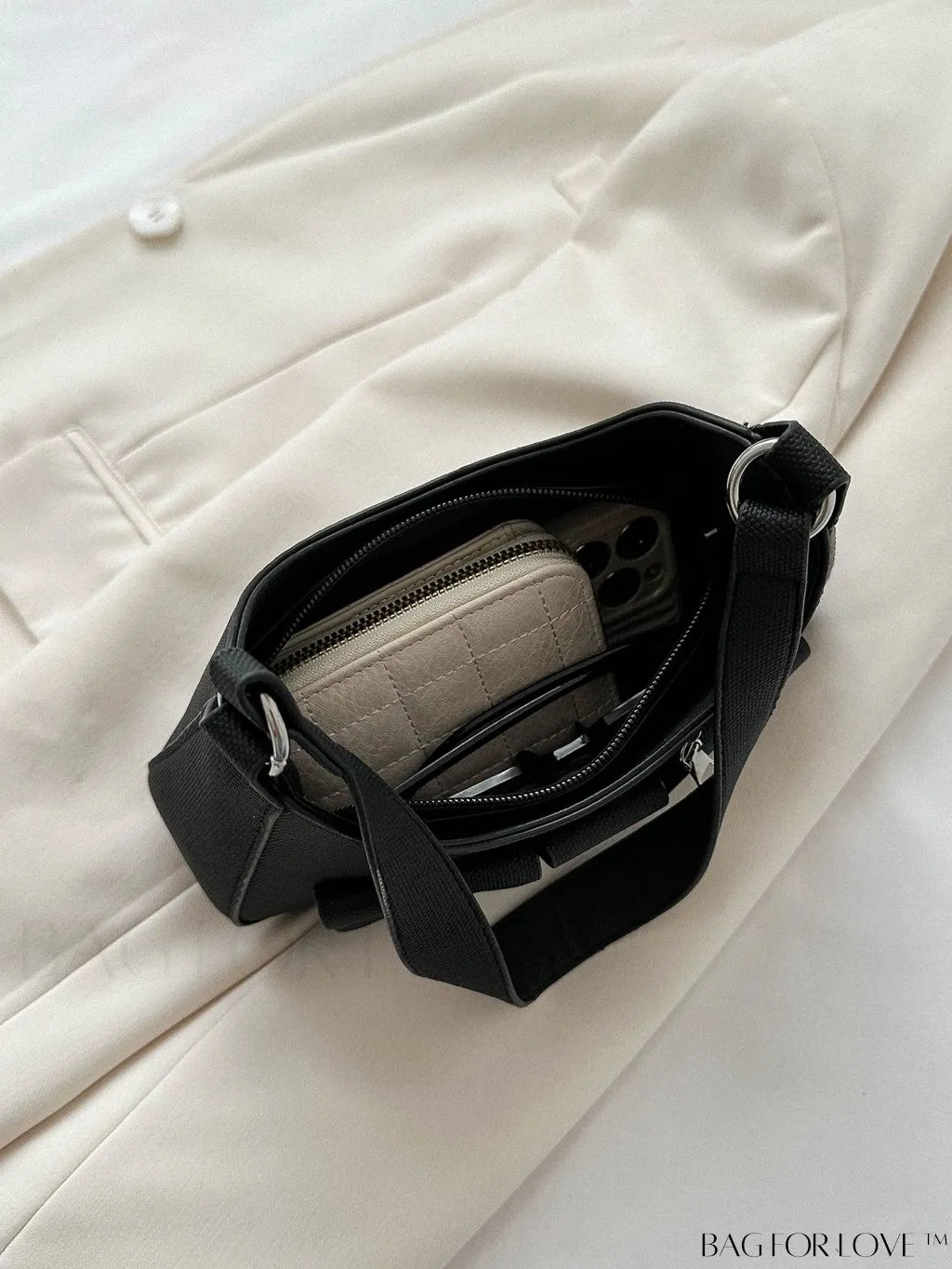 BagForLove - Efficient Shoulder Bag with Multiple Pockets & Spacious Capacity