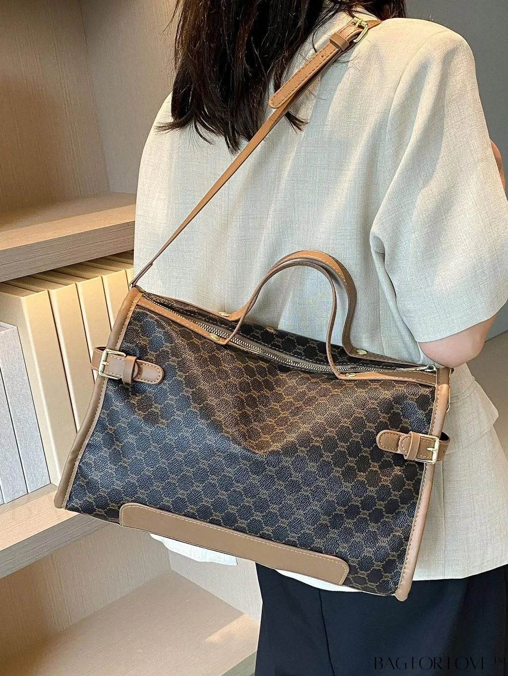 BagForLove - Geometric Pattern Travel Tote Bag - Stylish & Spacious Womens Handbag
