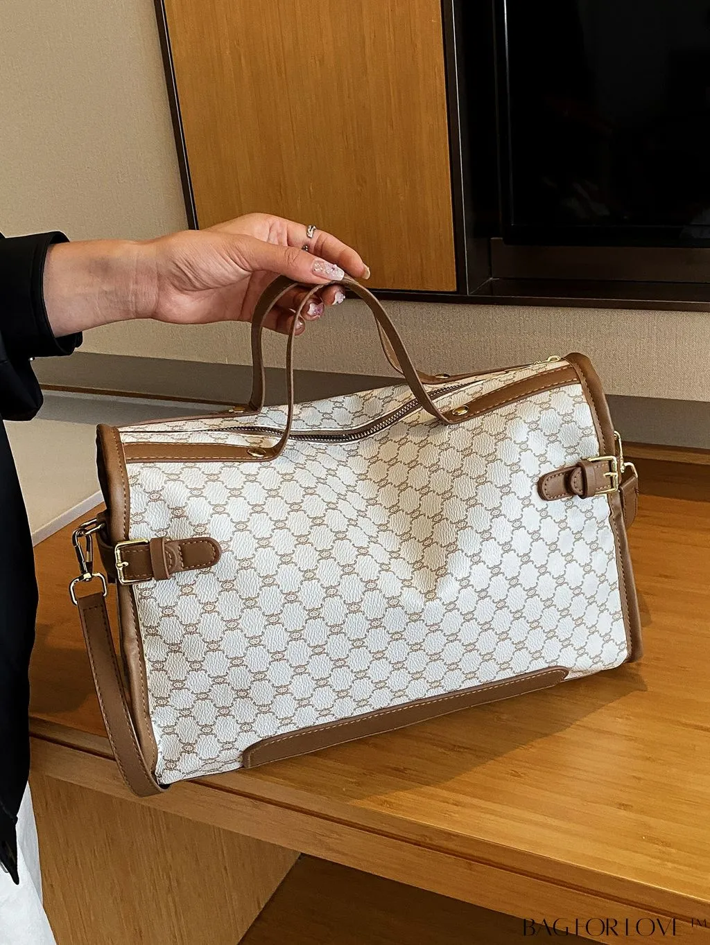 BagForLove - Geometric Pattern Travel Tote Bag - Stylish & Spacious Womens Handbag