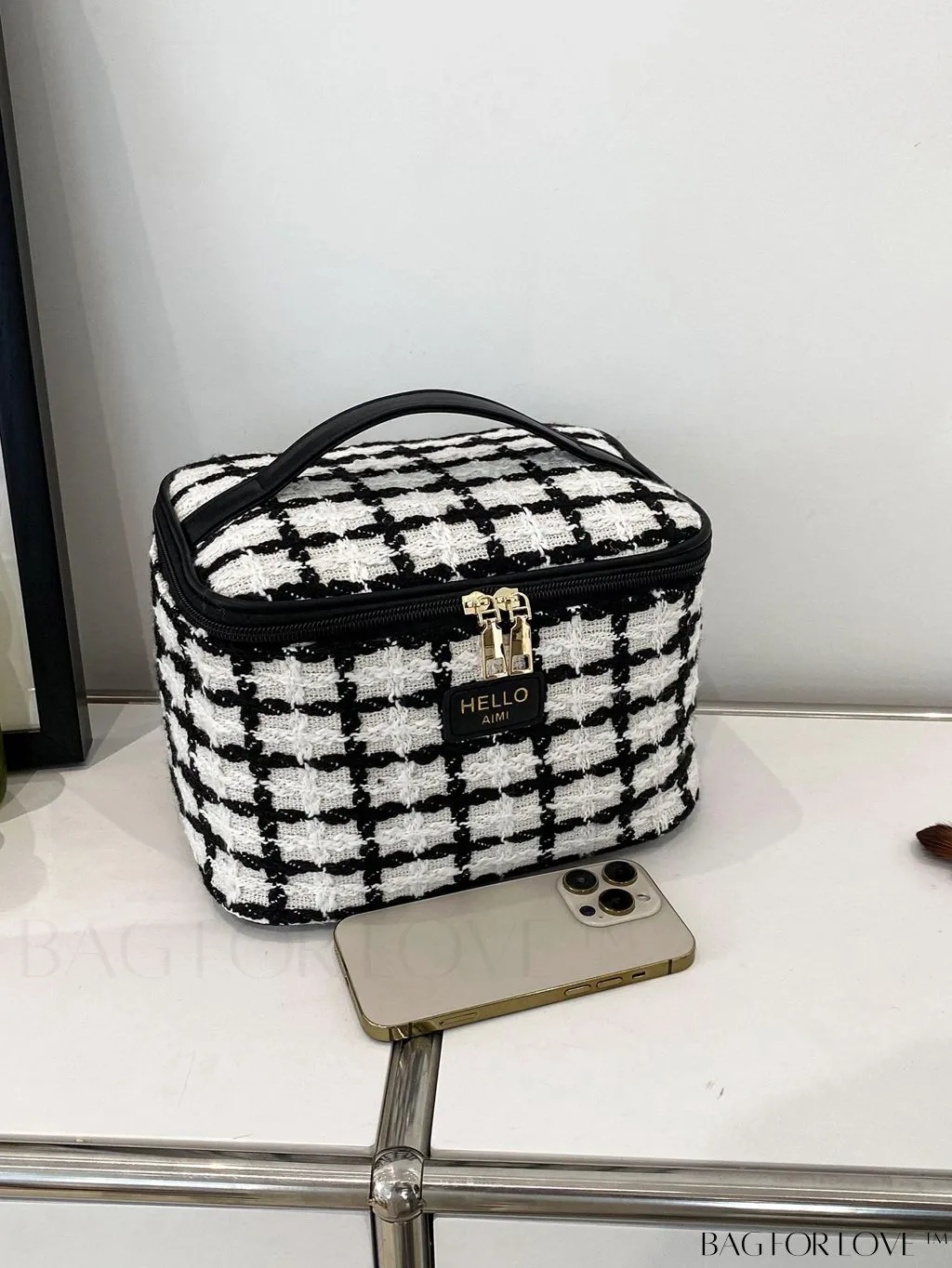 BagForLove - Premium Plaid Cosmetic Bag: Spacious Organizer for Women