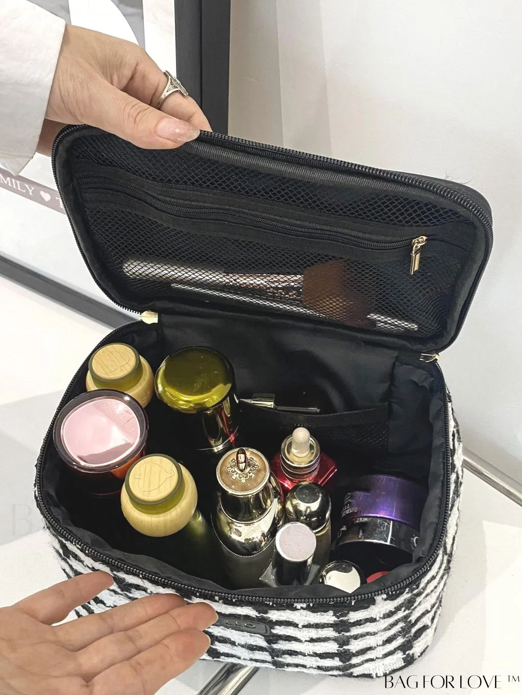 BagForLove - Premium Plaid Cosmetic Bag: Spacious Organizer for Women