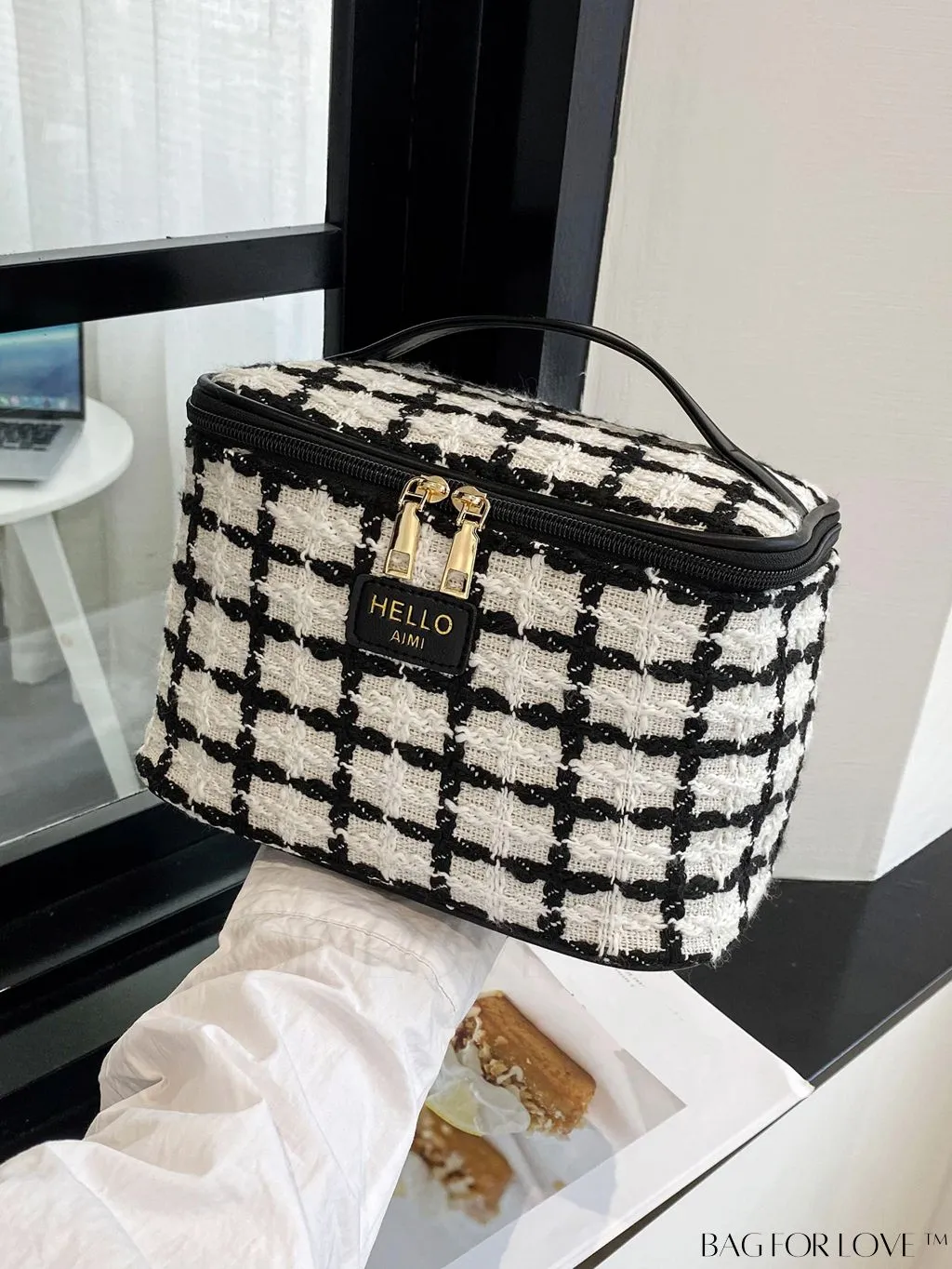 BagForLove - Premium Plaid Cosmetic Bag: Spacious Organizer for Women