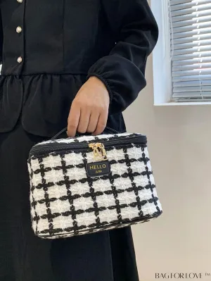 BagForLove - Premium Plaid Cosmetic Bag: Spacious Organizer for Women