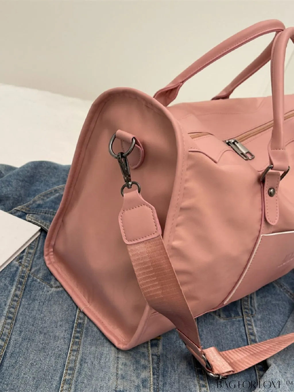 BagForLove - Stylish & Spacious Travel Bag: Unrivaled Capacity for Fashionable Adventurers