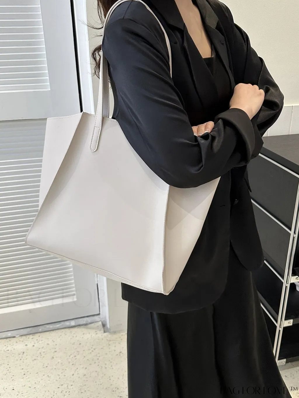BagForLove - Stylish Minimalist Tote Bag with Spacious Capacity