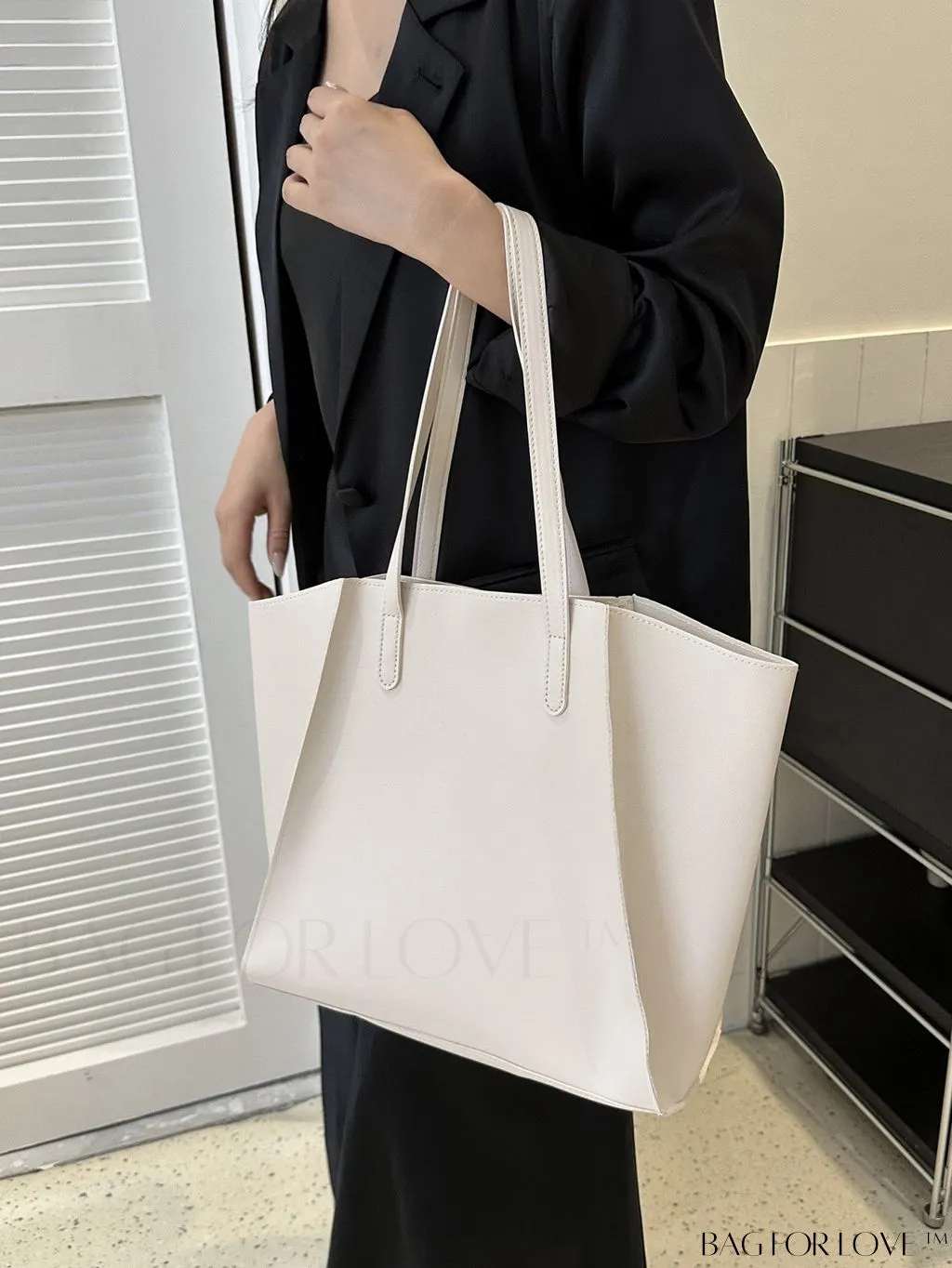 BagForLove - Stylish Minimalist Tote Bag with Spacious Capacity