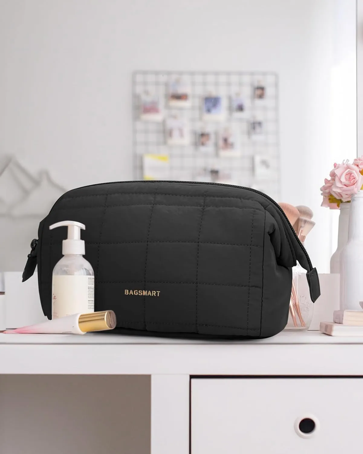 BAGSMART Makeup Bag Travel Toiletry Bag, Puffy Padded Make Up Bags for Women Makeup Organizer Case, Wide-open Pouch Purse Travel Essentials Toiletries Accessories Brushes, Black