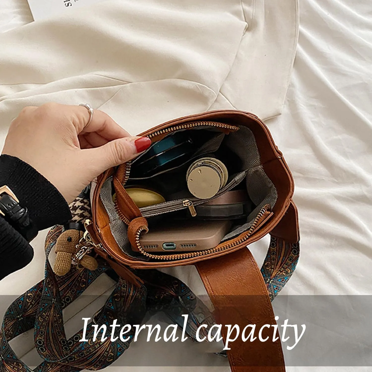 Bootara Bucket Bag, Vintage Fashion Bag with Adjustable Wider Shoulder Strap Spacious Travel Tote Cute Rabbit Pendant