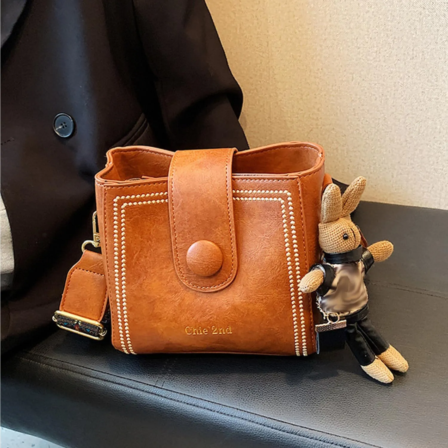 Bootara Bucket Bag, Vintage Fashion Bag with Adjustable Wider Shoulder Strap Spacious Travel Tote Cute Rabbit Pendant