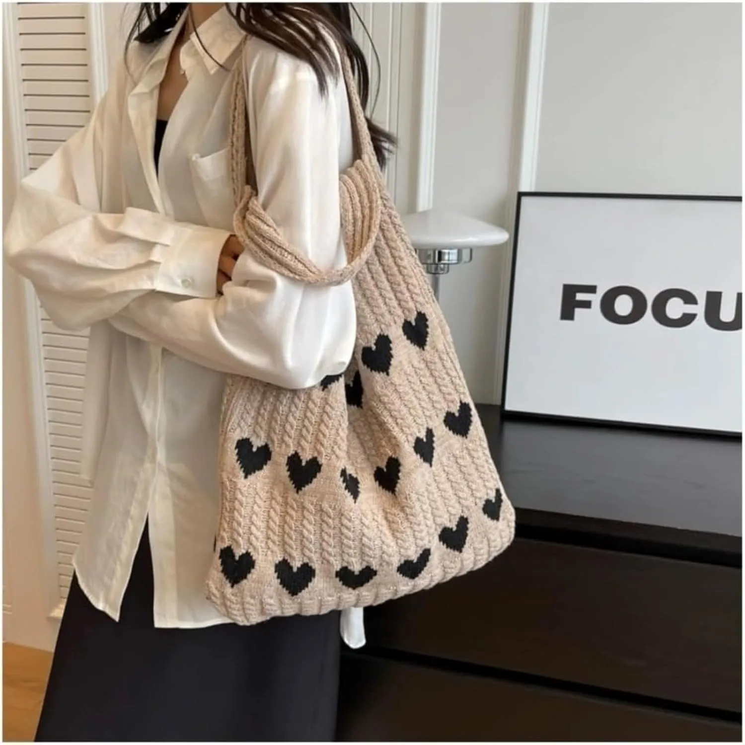 Heart Graphic Cute Tote Bags for Women Aesthetic Crochet Shoulder Handbags for Women Casual Beach