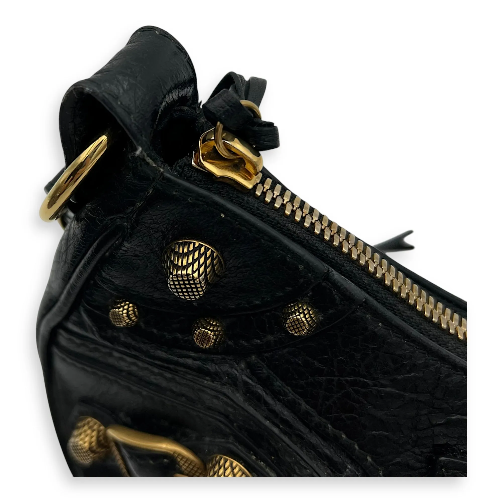 Le Cagole Shoulder Bag Black in Distressed Leather, Gold hardware