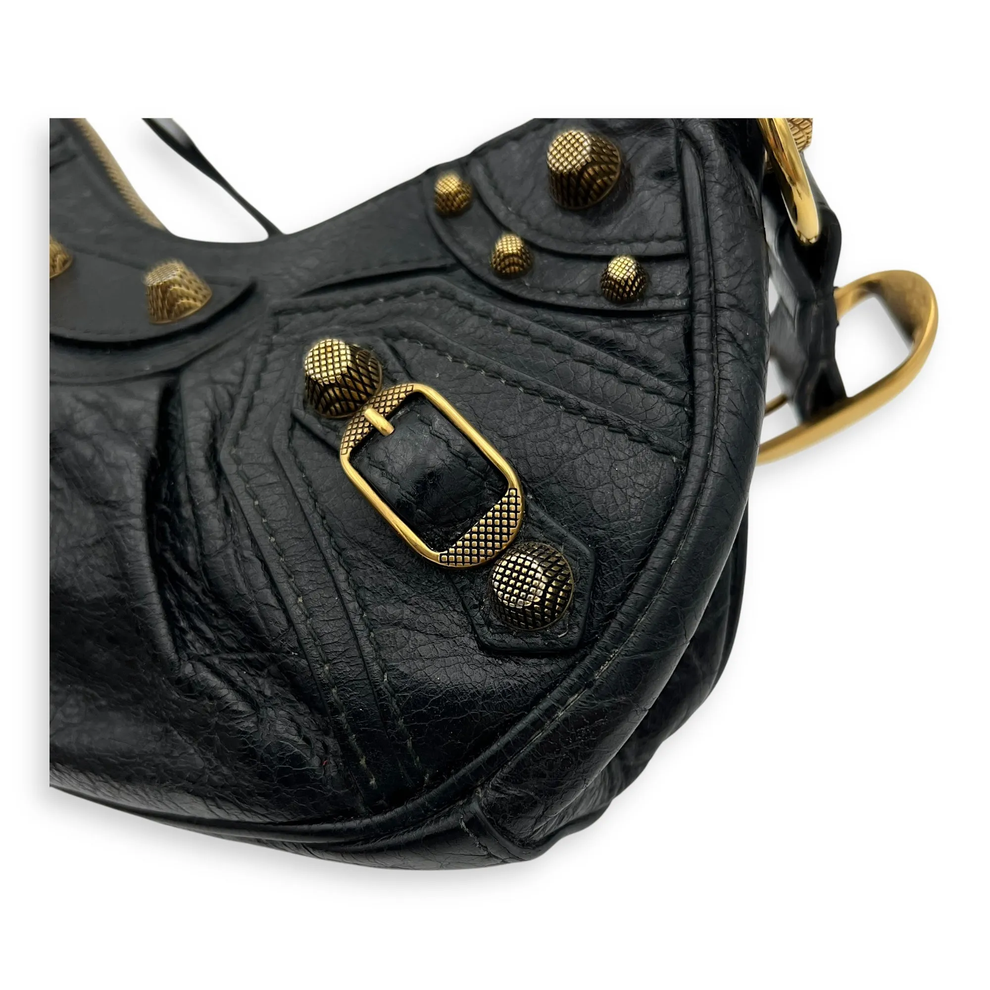 Le Cagole Shoulder Bag Black in Distressed Leather, Gold hardware
