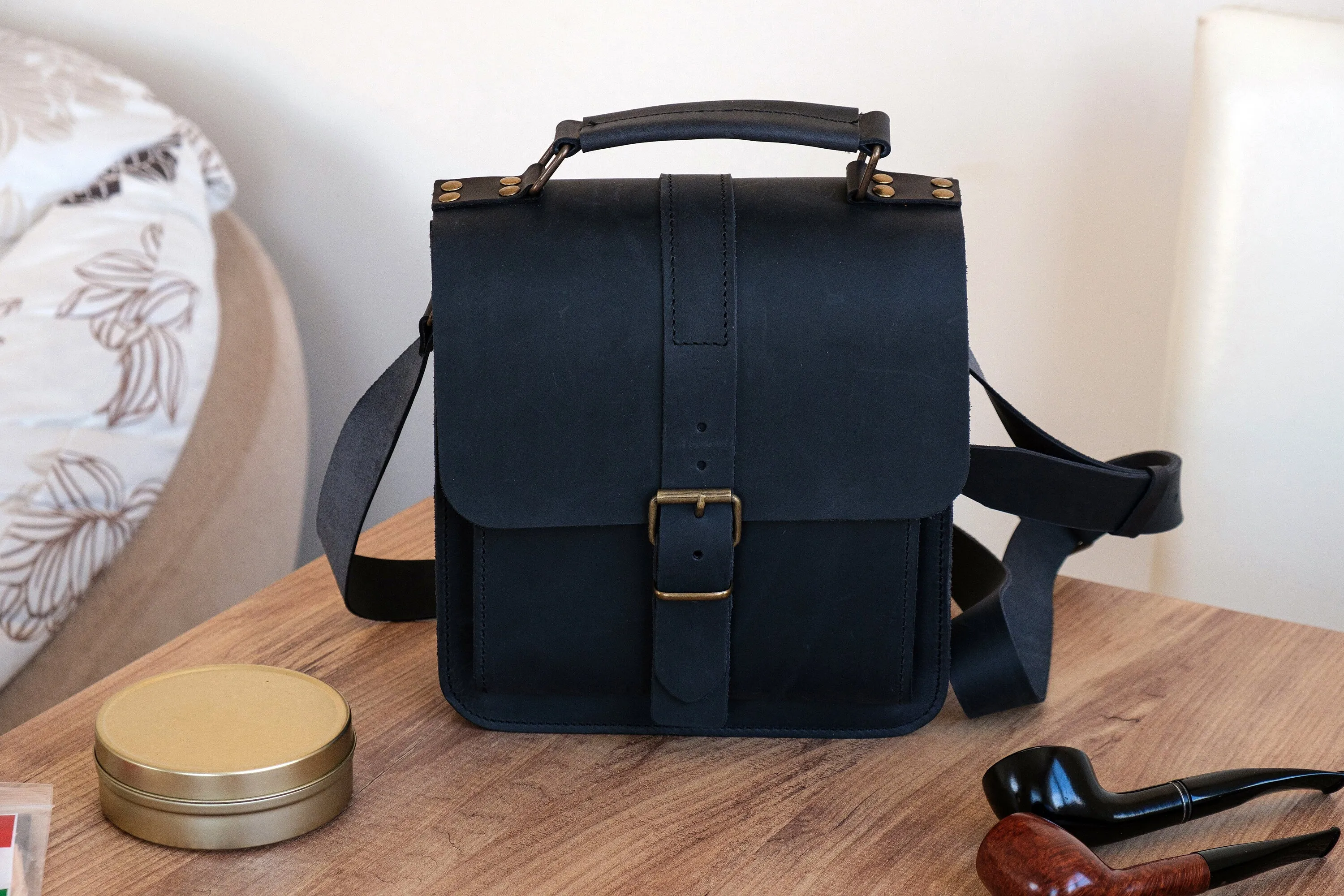 Leather 8-Pipe Messenger Bag, Handmade Shoulder Pipe Tobacco Bag, Crossbody Bag for 8-Pipes
