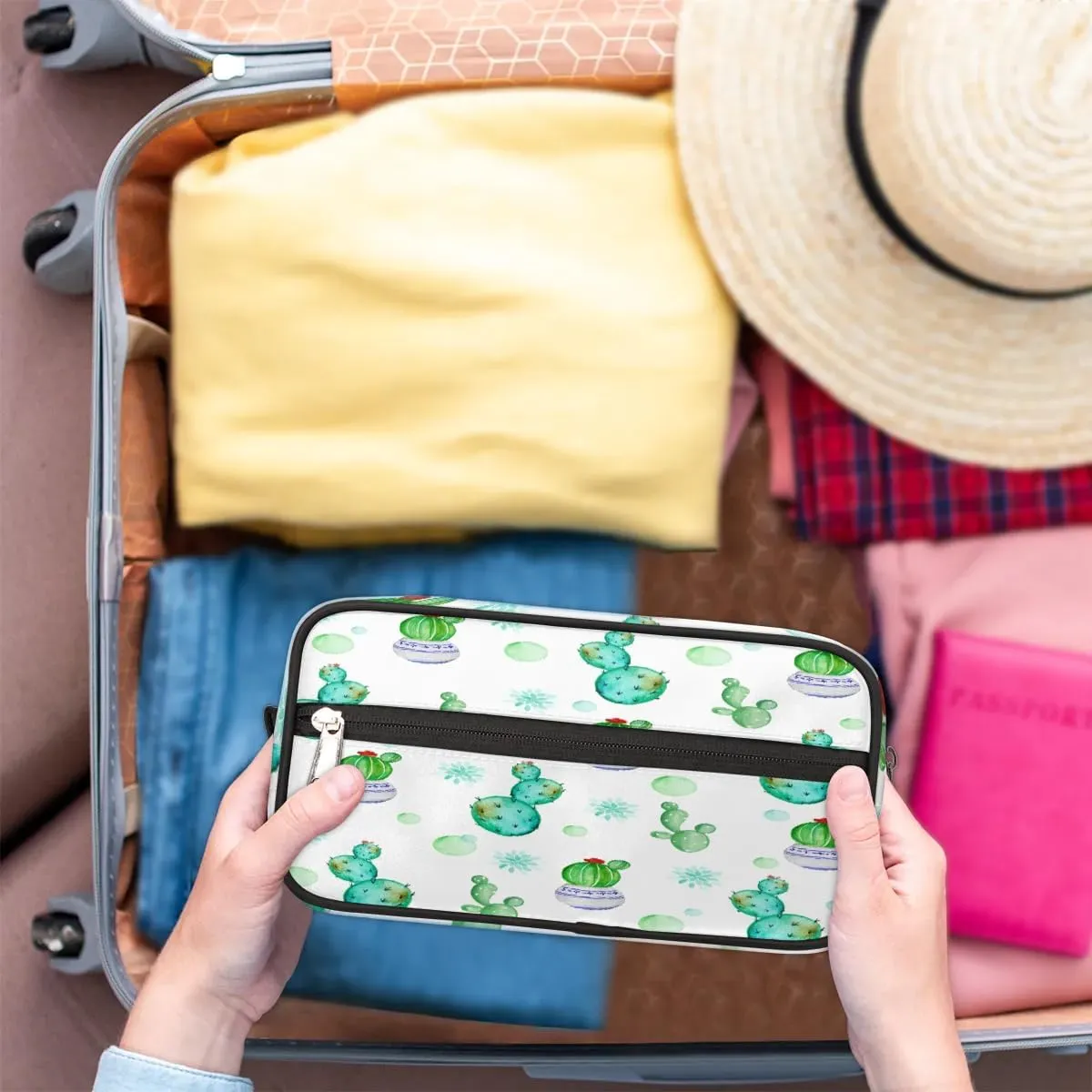 Lovely Cactus Travel Toiletry Bag for Women Men Small Cosmetic Makeup Organizer Water Resistant Shaving Bag Portable Make Up Bag Storage Bags with Handle