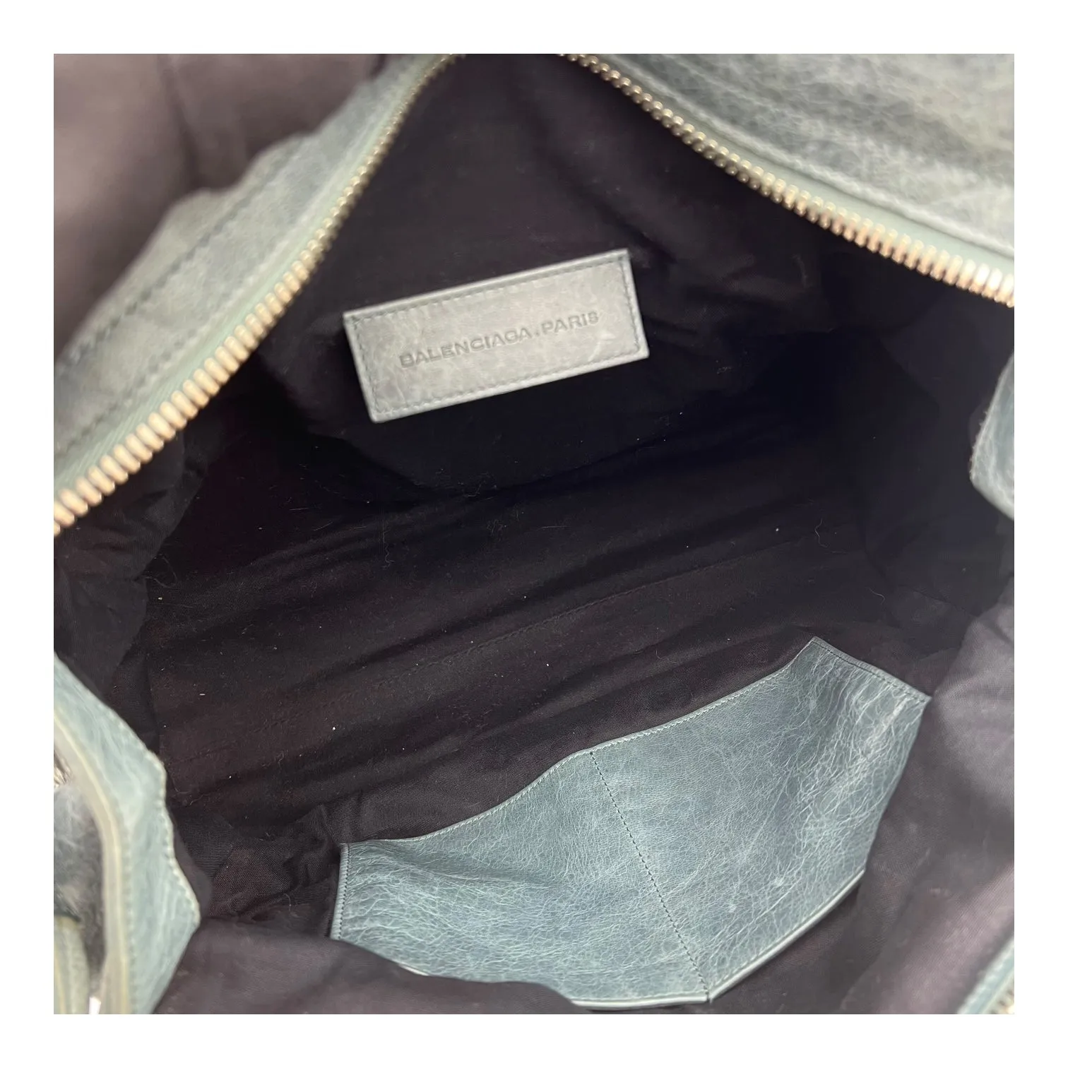 Motocross Giant City Blue Shoulder Bag in Distressed Leather, Silver hardware
