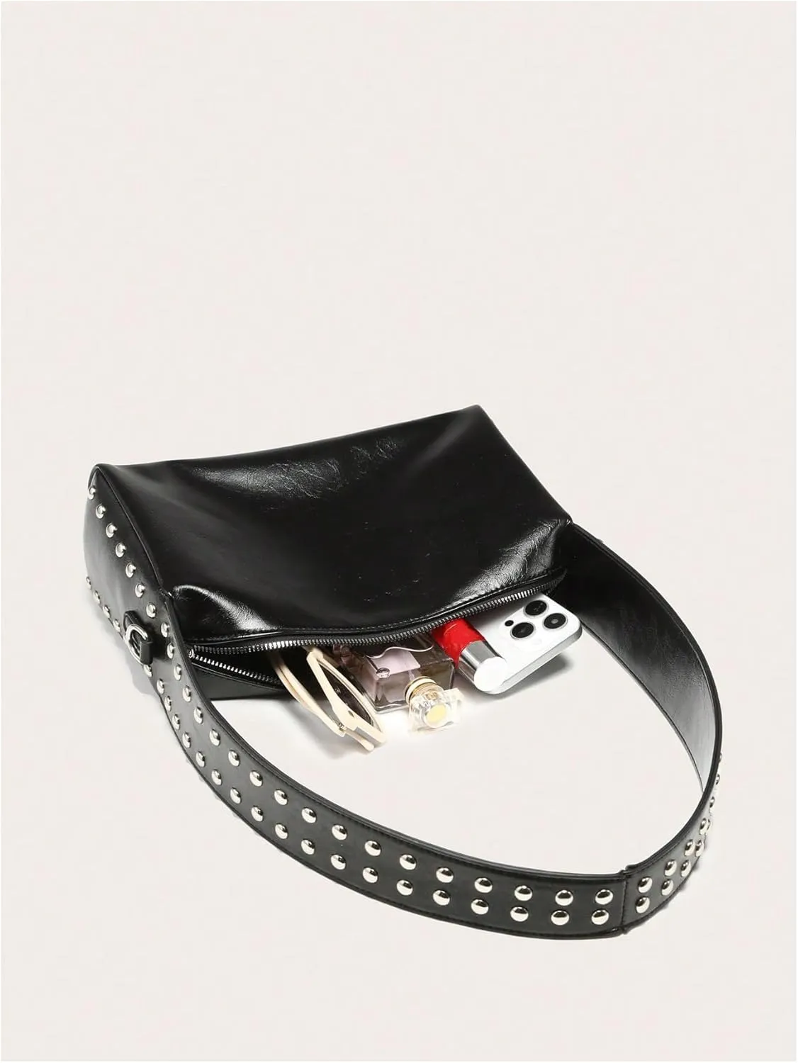 QWINEE Women's Studded Shoulder Handbags Vintage PU Leather Underarm Bags Zipper Y2k Handbag Purse