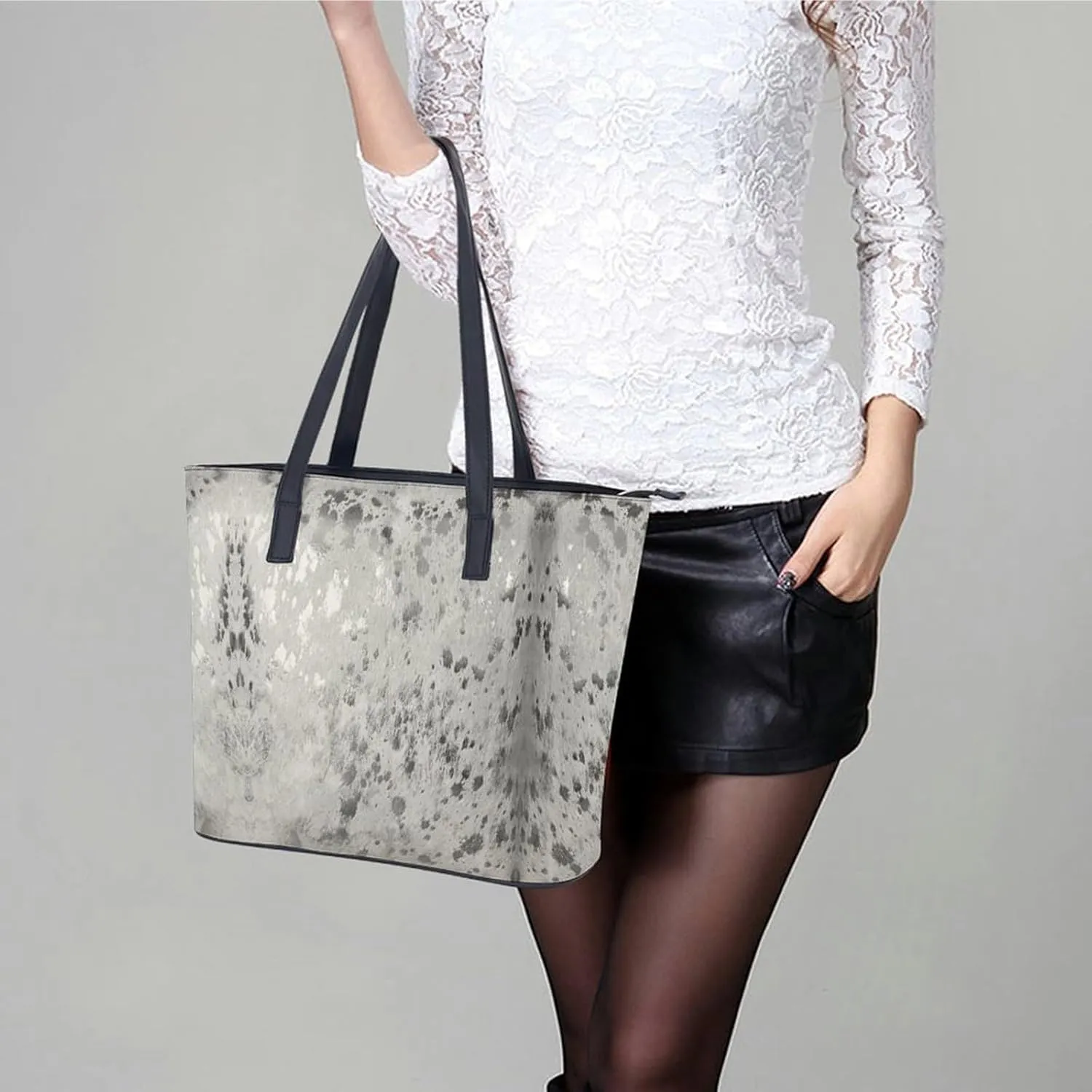 Snowflake Winter Wonderland Leather Handbag Smooth Wrinkle Resistant Lightweight And Convenient